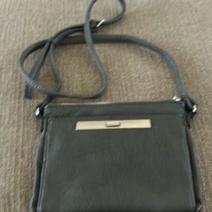 Enzo Angioluni crossbidy